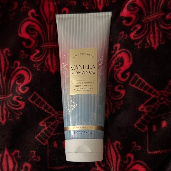 Bath & Body Works Other - Bath & Body Works Vanilla Romance Body Cream - Blue and White